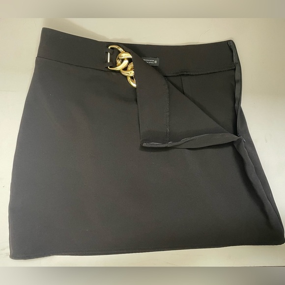 Zara Black Simply Mini Skirt With Gold Chain Waist Embellishment Sz(Med) - Picture 3 of 4